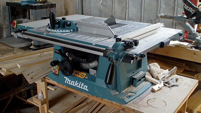 Máy cưa gỗ bàn: Hướng dẫn chọn mua & bảng giá cập nhật 2025