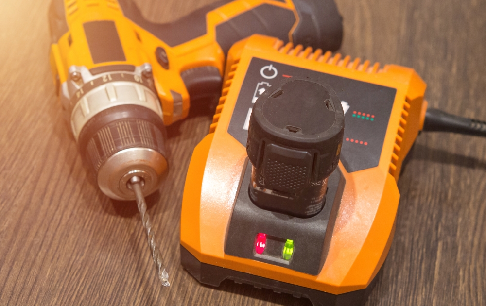  Hướng dẫn sạc pin máy khoan và những lưu ý an toàn