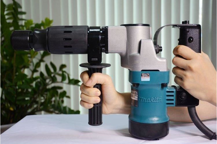 Máy đục bê tông 1100W mũi gài Makita HM0870C